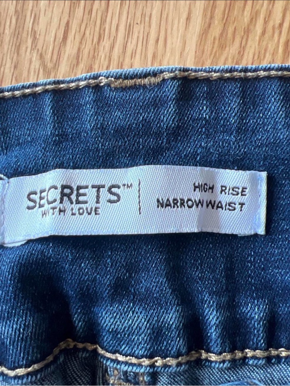 High-Rise Dark Wash Skinny Jeans with Knee Distressing - Picture 3 of 4